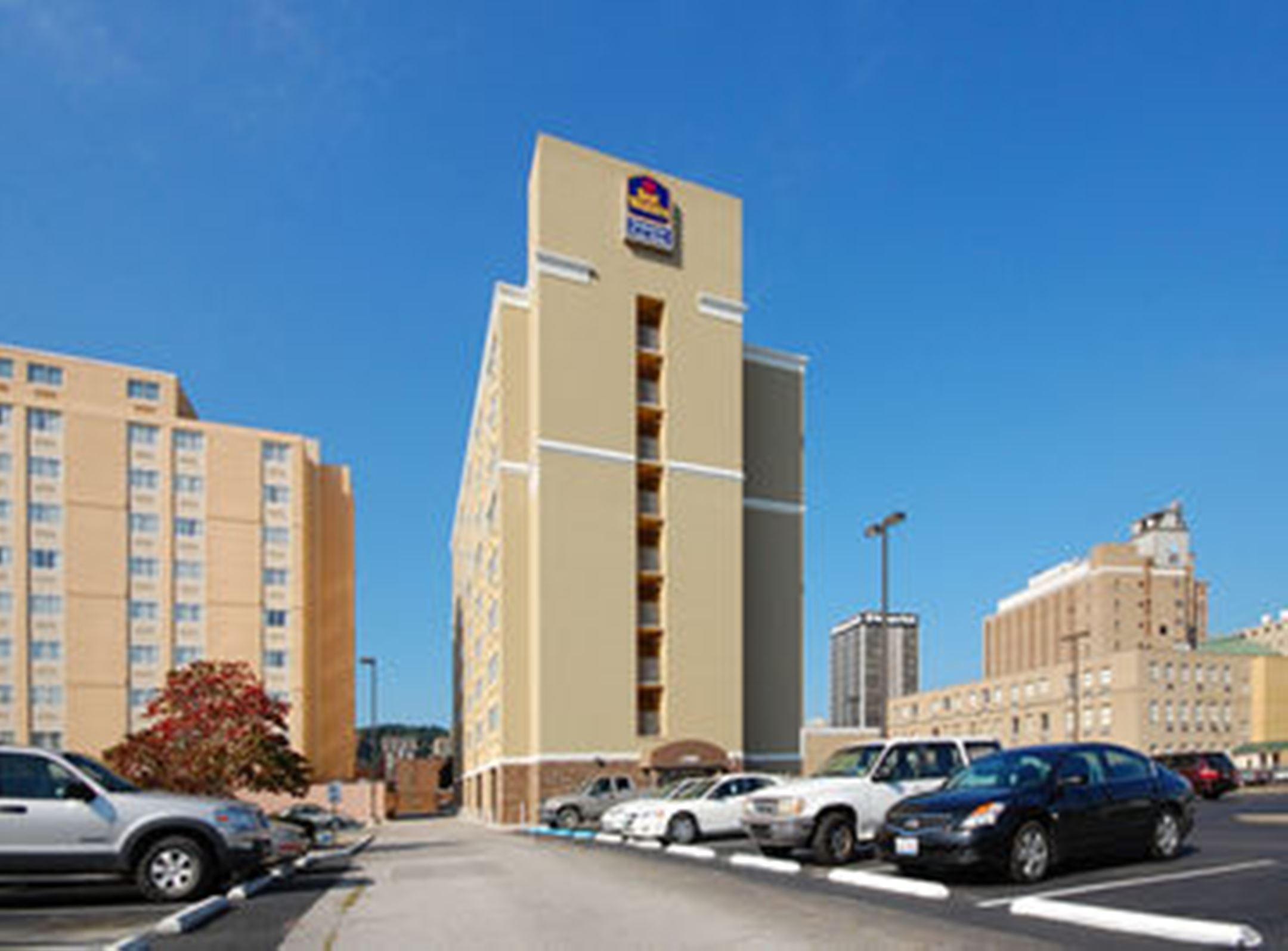 Quality Inn & Suites Charleston - Civic Center Экстерьер фото
