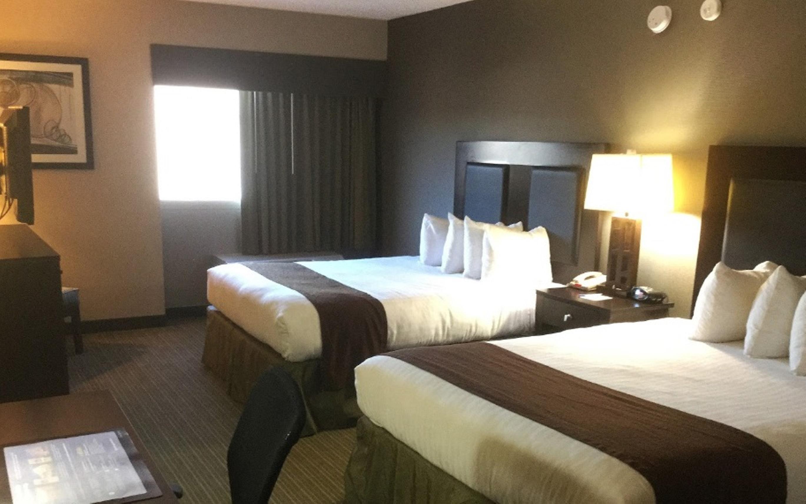 Quality Inn & Suites Charleston - Civic Center Экстерьер фото