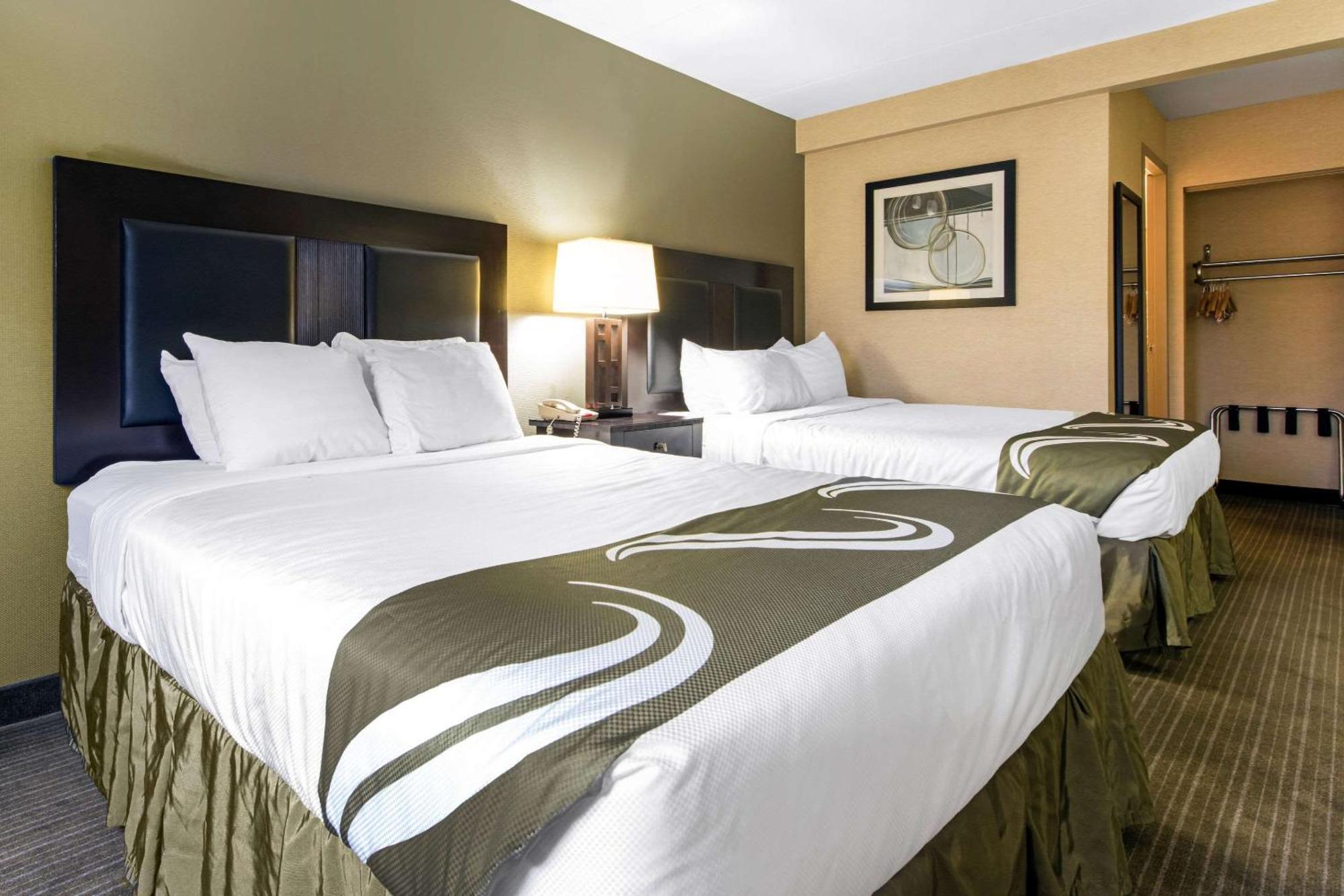 Quality Inn & Suites Charleston - Civic Center Экстерьер фото