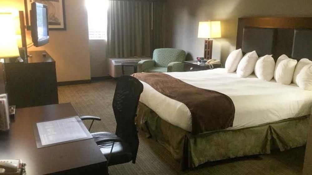 Quality Inn & Suites Charleston - Civic Center Экстерьер фото