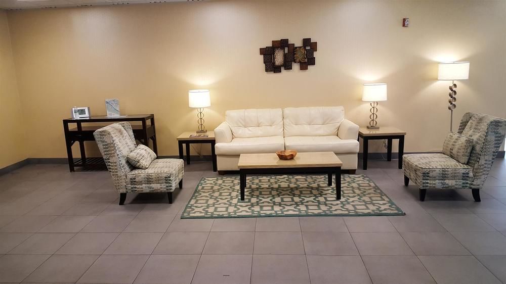 Quality Inn & Suites Charleston - Civic Center Экстерьер фото