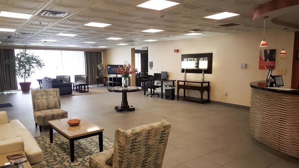 Quality Inn & Suites Charleston - Civic Center Экстерьер фото