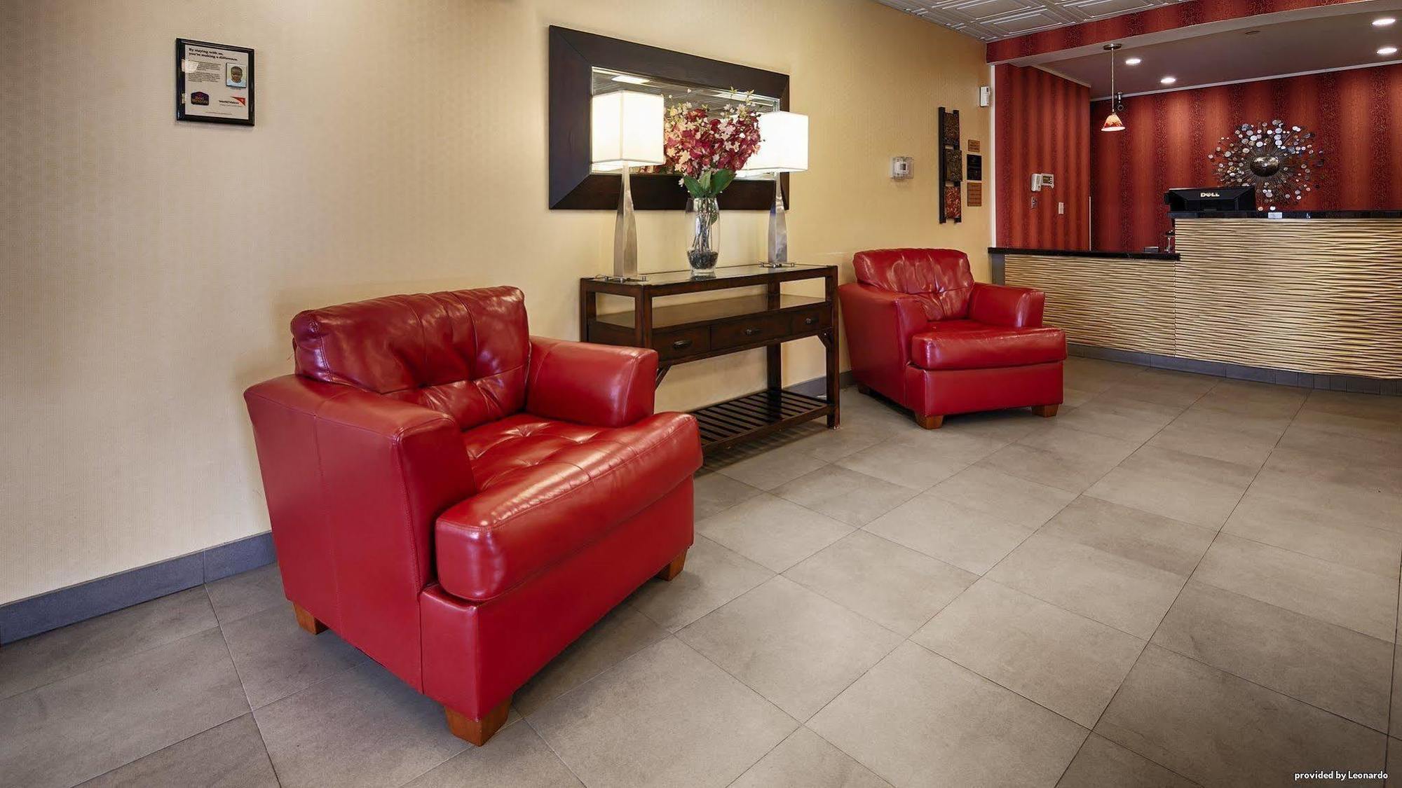 Quality Inn & Suites Charleston - Civic Center Экстерьер фото